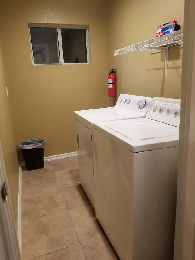 Close To Strip, Very Private, Gated, Huge Floorplan, Wifi, Washer&Dryer Las Vegas